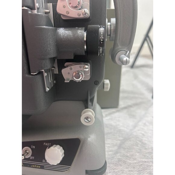 Vintage Yashica 8P film projector In Original Case - Picture 4 of 14